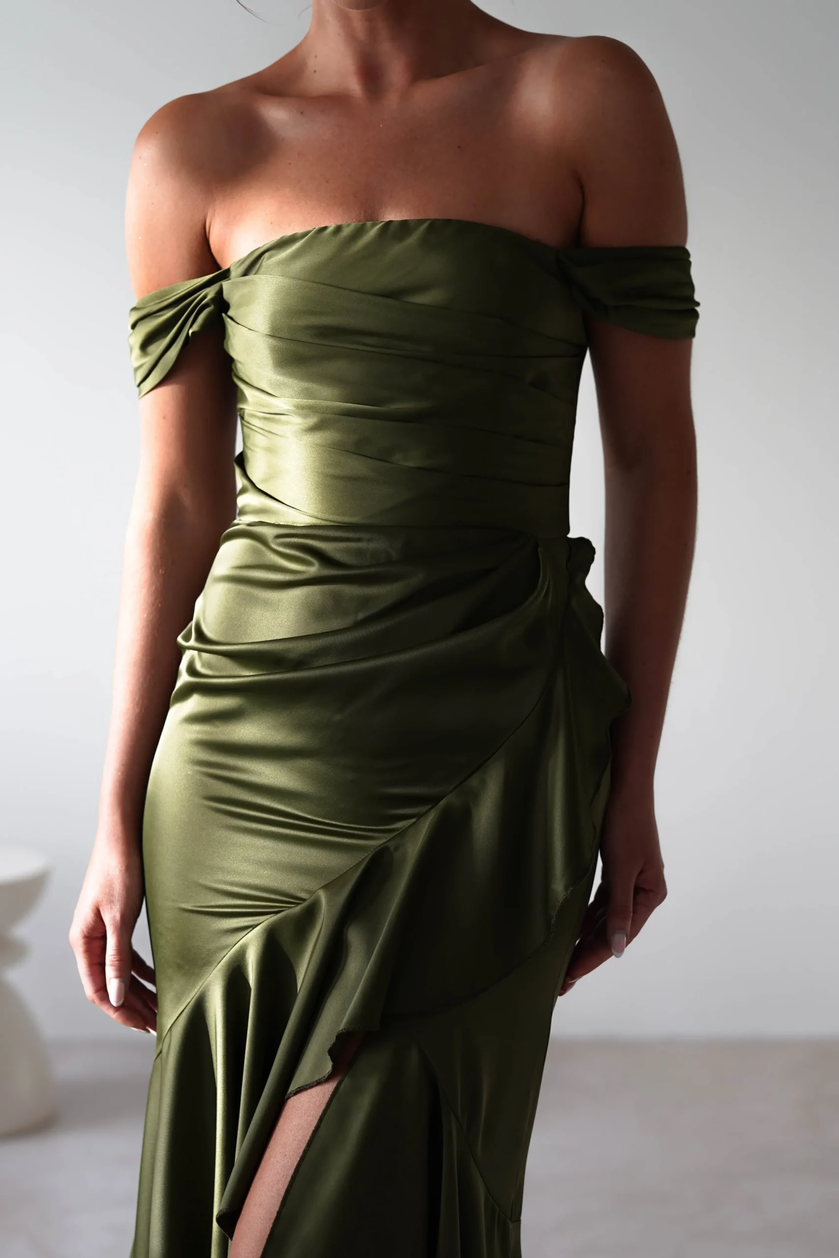 New Amaretta Soft Satin Maxi Dress | Olive Lange Kleider|Maxikleider