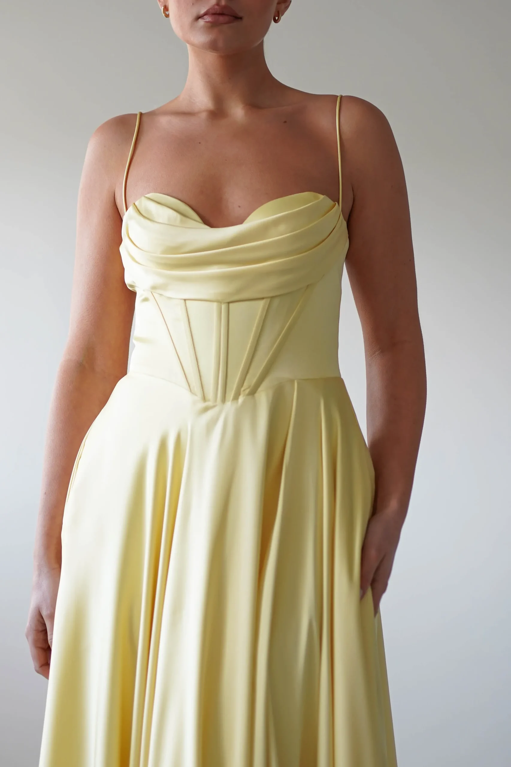 Best Bella Luxe Aline Satin Gown | Yellow Sommerkleider|Sommerkleider