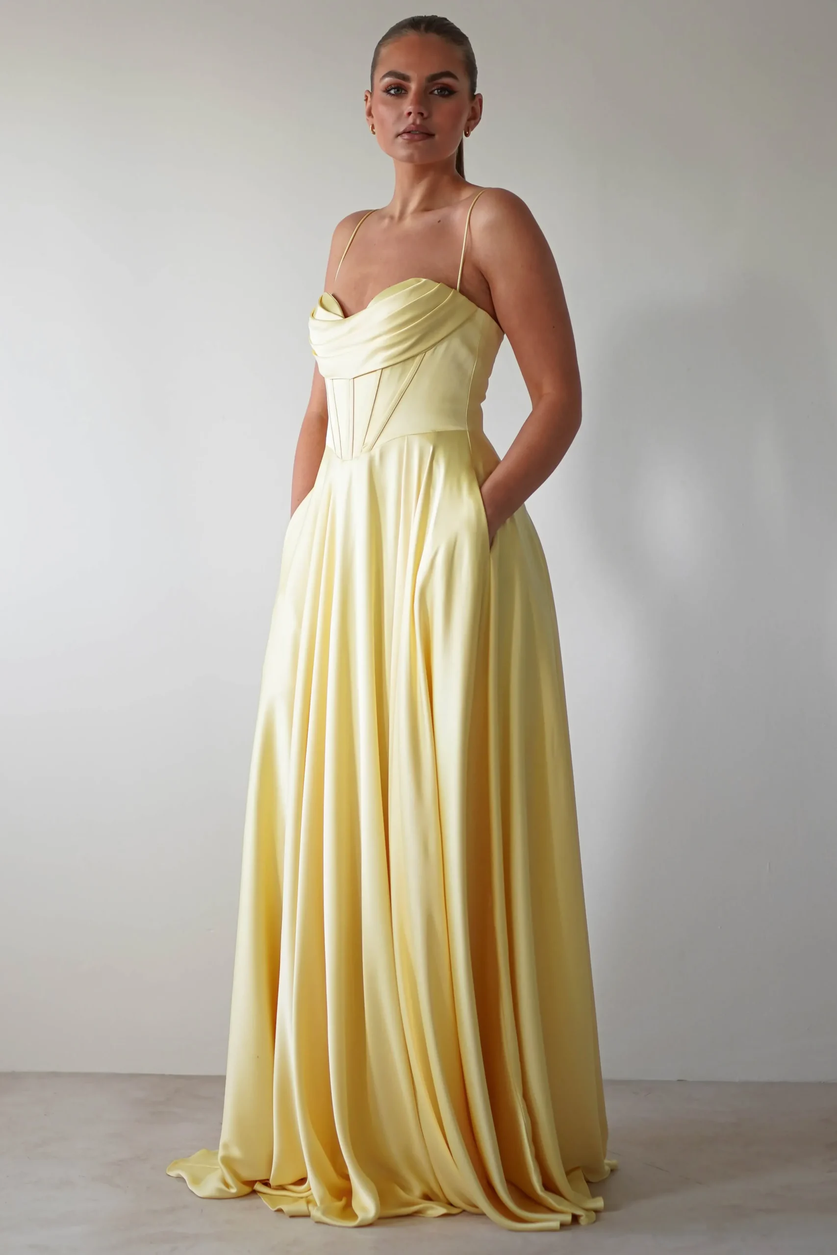 Best Bella Luxe Aline Satin Gown | Yellow Sommerkleider|Sommerkleider