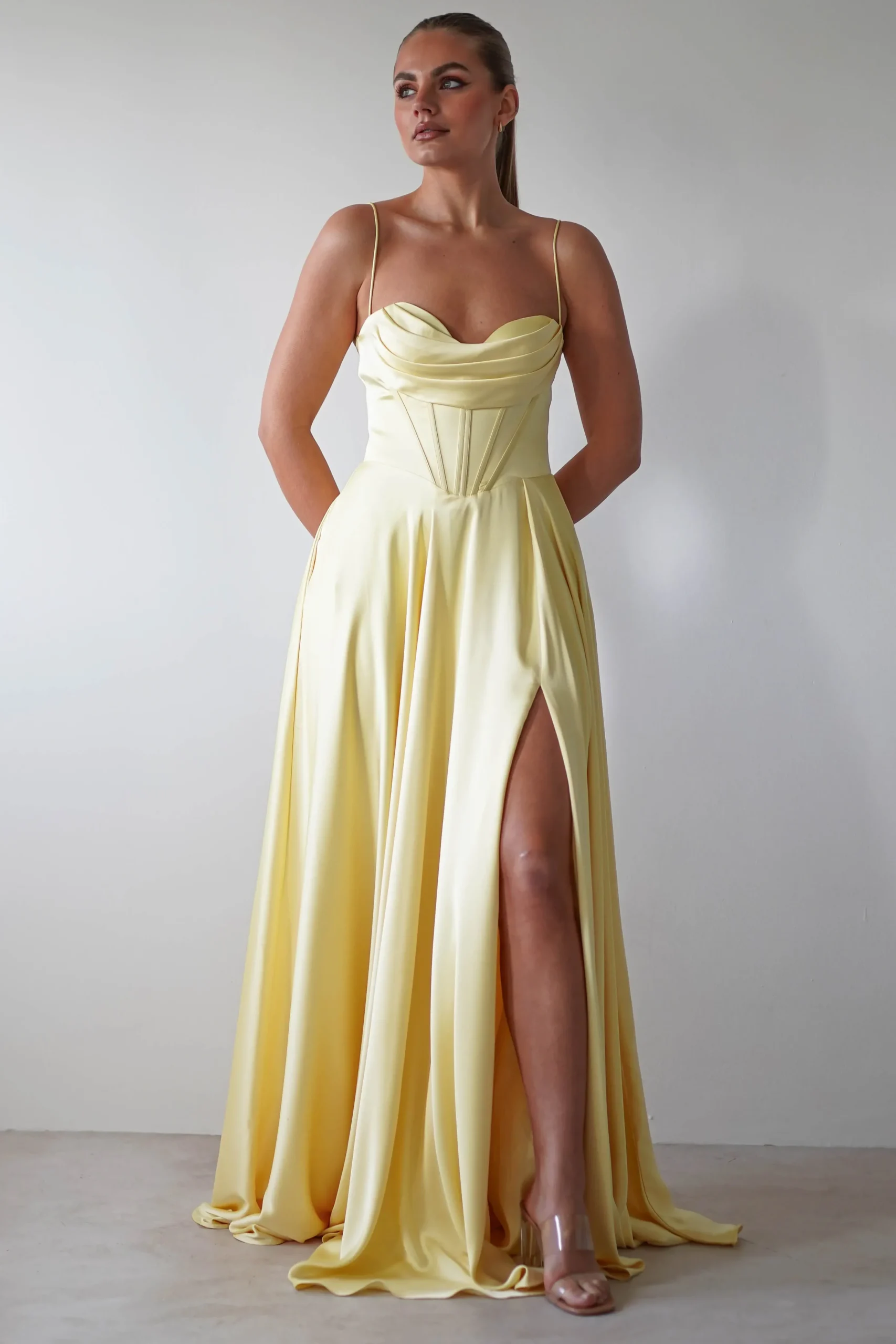 Best Bella Luxe Aline Satin Gown | Yellow Sommerkleider|Sommerkleider