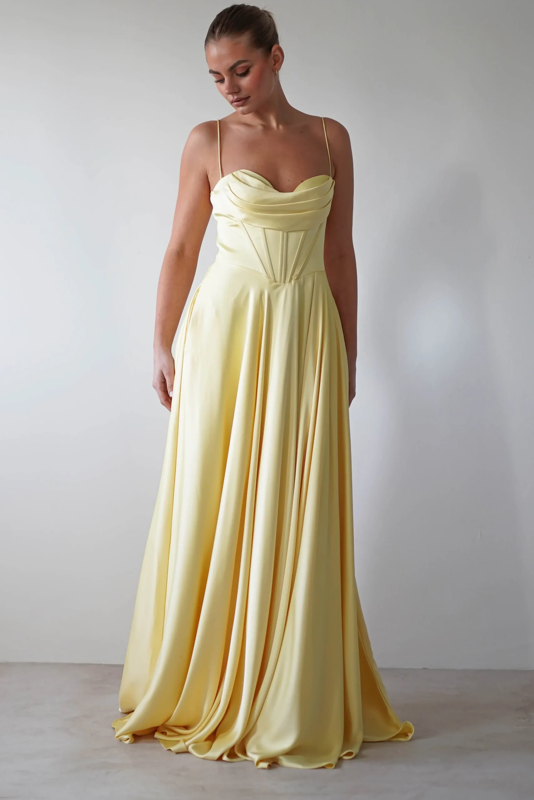 Best Bella Luxe Aline Satin Gown | Yellow Sommerkleider|Sommerkleider