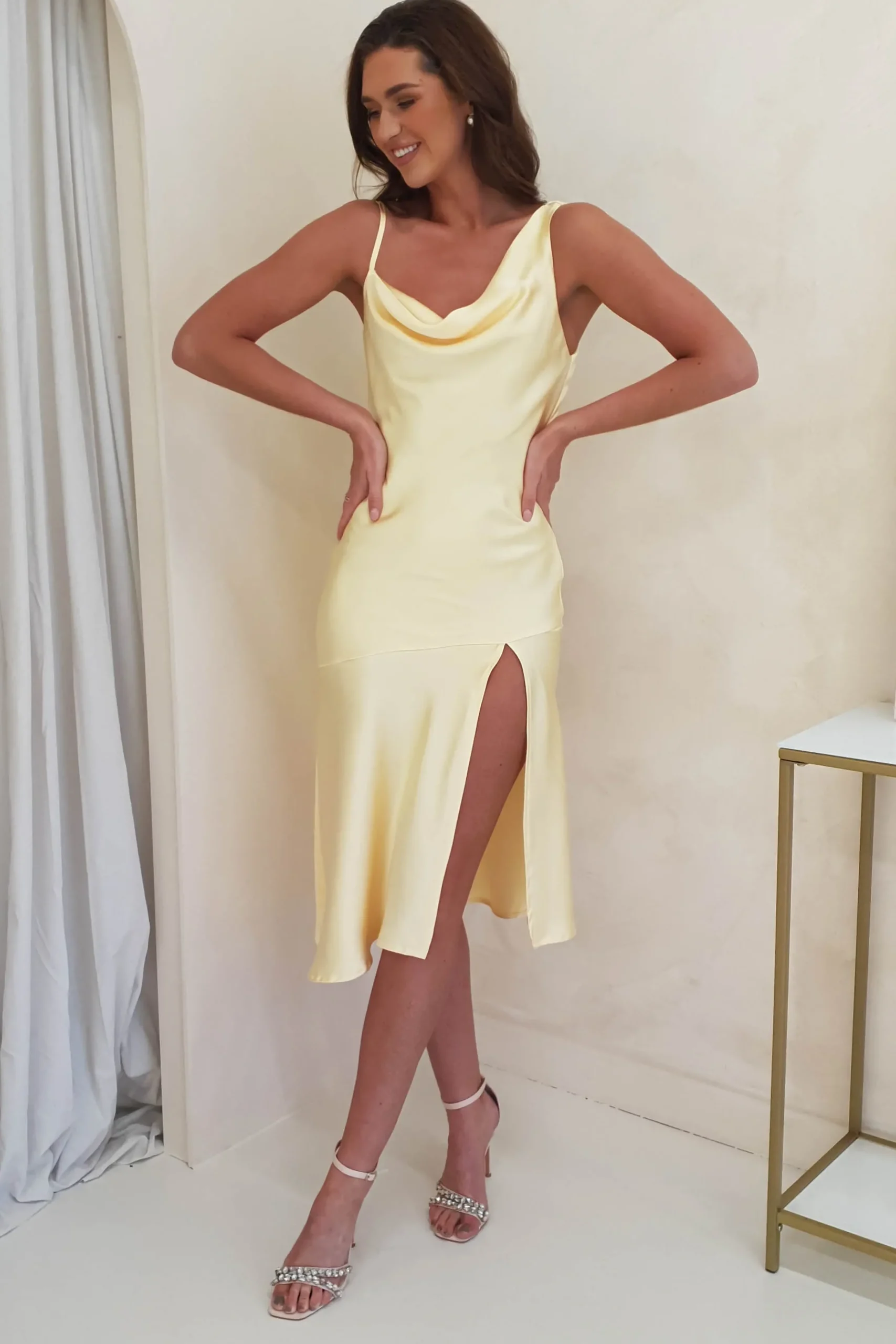 Online Esther Soft Satin Midi Dress | Yellow Mittellange Kleider|Midi-kleider