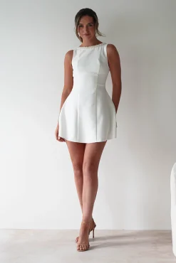 Fashion Polly Structured Pearl Detail Mini Dress | White Junggesellenabschiedskleider|Junggesellinnenabschied / Weiße Kleider