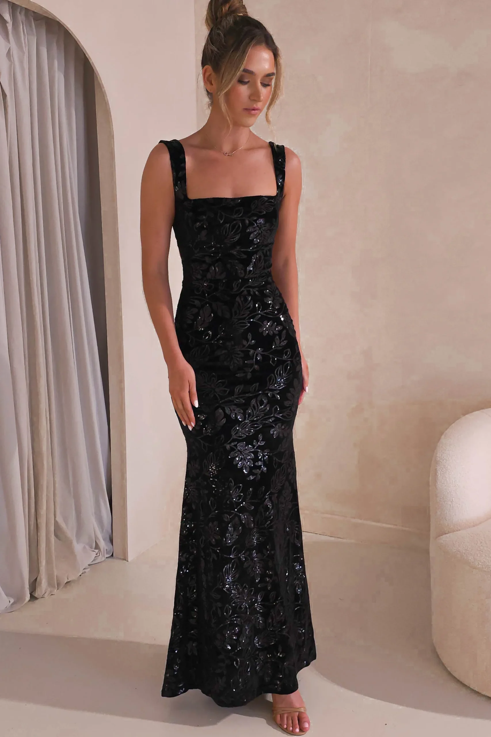 New Sharma Squareneck Velvet Gown | Black Lange Kleider|Maxikleider